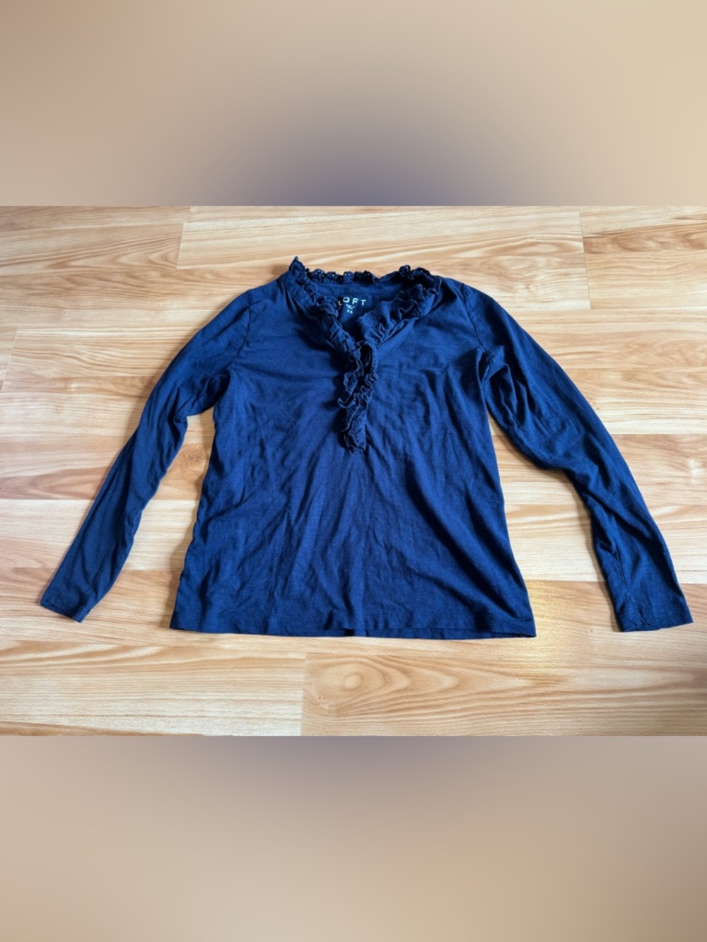 Women’s LOFT Navy Eyelet Ruffle Long Sleeve Henley XS